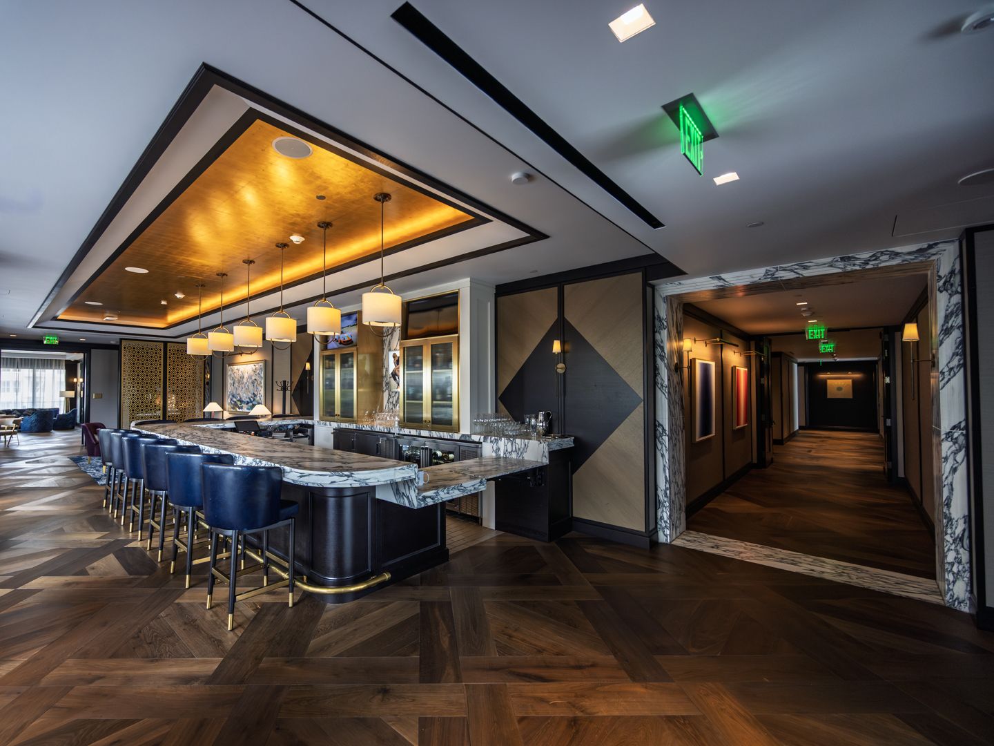 Private bar and lounge in the residents’ club at 706 Mission