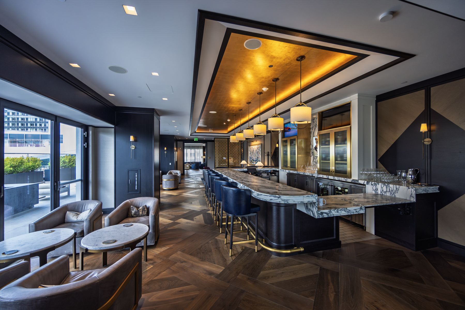 Private bar and lounge in the residents’ club at 706 Mission