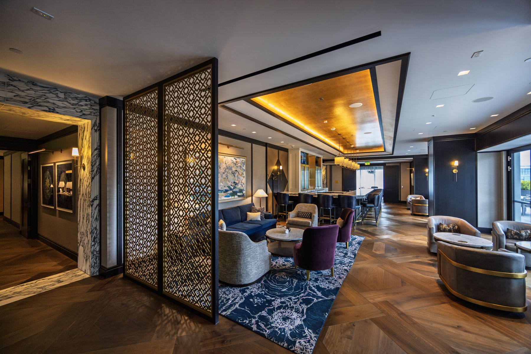 Private bar and lounge in the residents’ club at 706 Mission